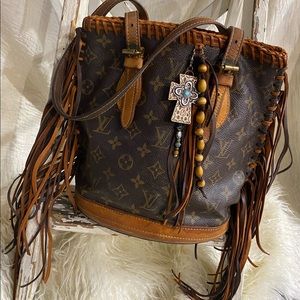AUTHENTIC Louis Vuitton Petit Bucket boho bag